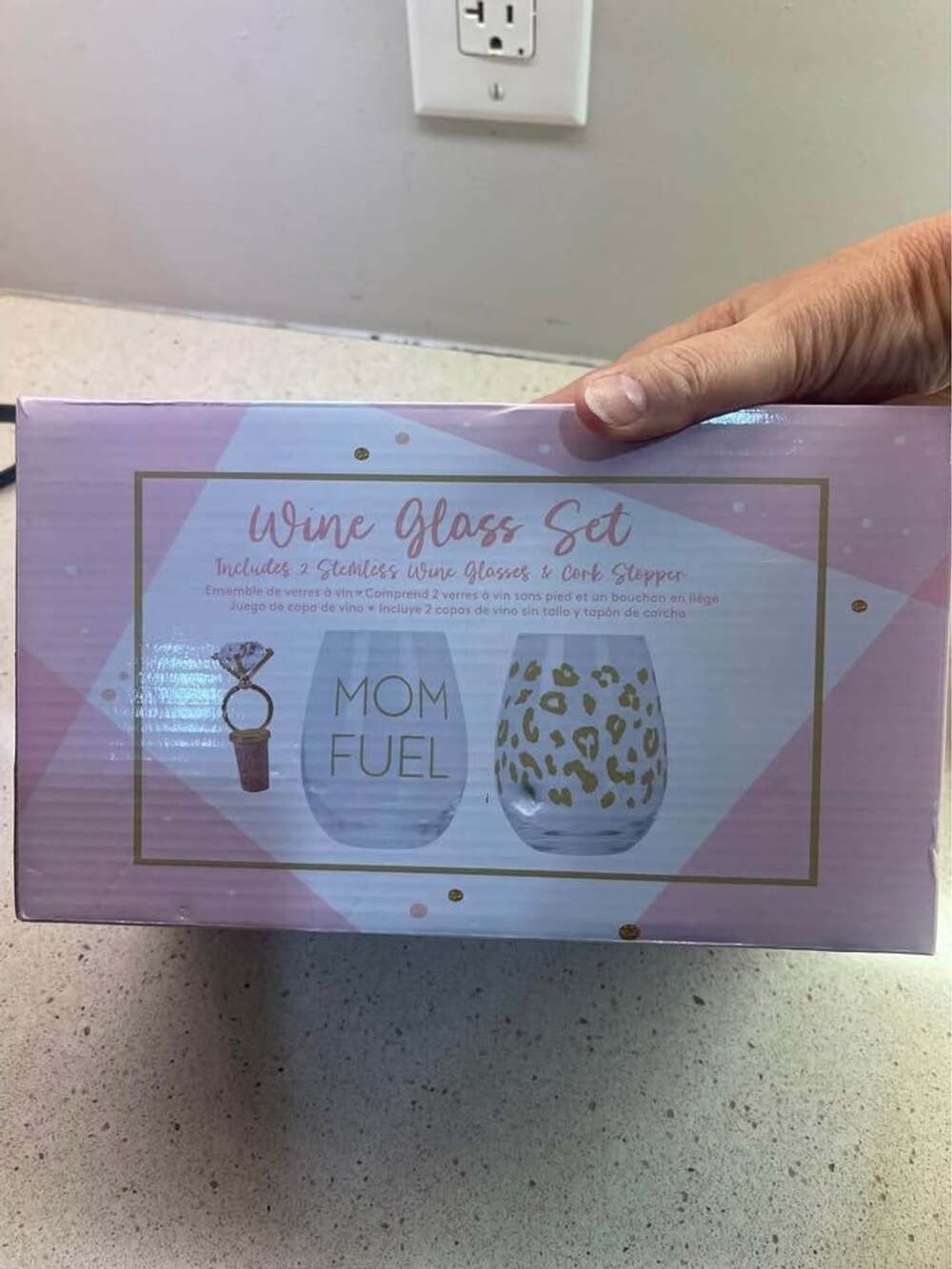 Wine Glass Set with 2 Stemless Glasses and Cork Stopper - Picture 3 of 9